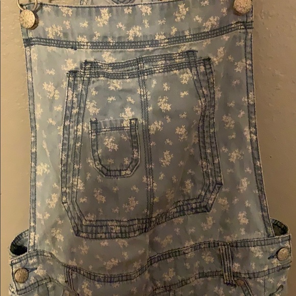 Rue 21 overall shorts - Picture 2 of 4